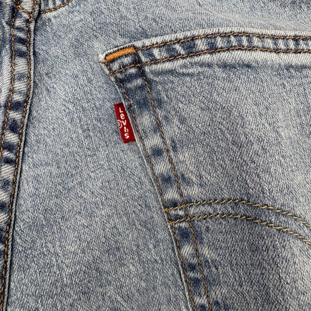 Levi's 541 Athletic Taper Men's Jeans Light Wash Blue Stretch Denim W33 L32 - Picture 9 of 9